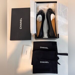 Brand New in Box CHANEL Black Lambskin Patent Cap Toe Ballerina Flats Wide 39C